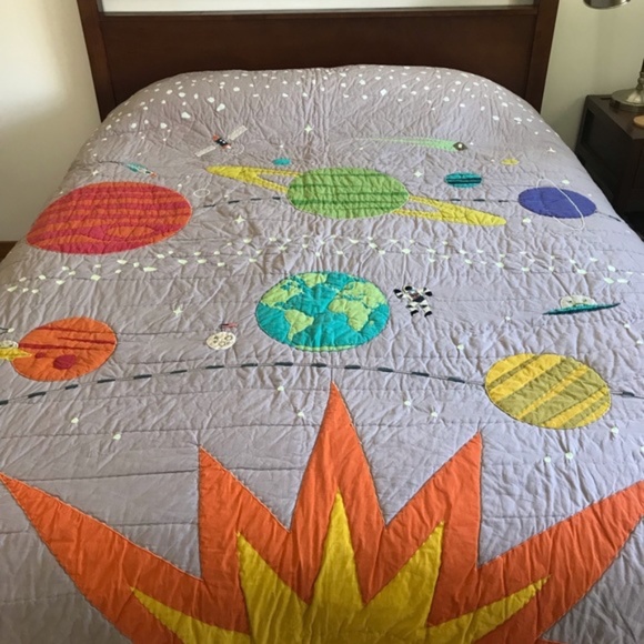 Crate and Barrel Bedding Crate Barrel Full Queen Glow In The Dark Quilt And Astroid Pillow